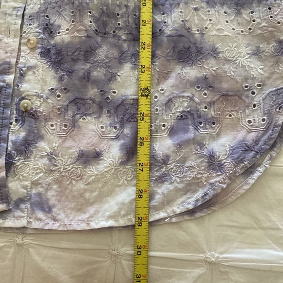 Women’s Pilcro by Anthropologie tie dye long sleeve eyelet detail blouse - Picture 8 of 11